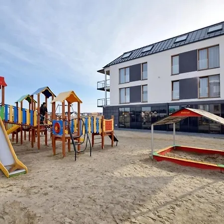 Apartament C11 Z Ogrodkiem, Marynarska 8 Apartment *